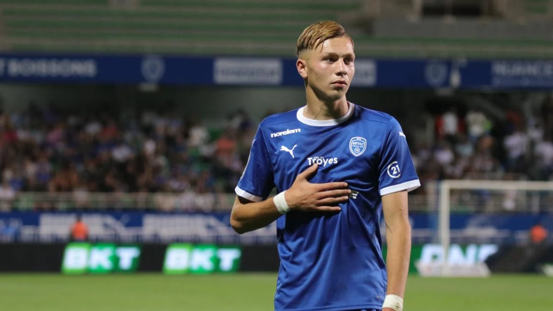 Manchester City reach final stages for Troyes sensation Mathys Detourbet this summer